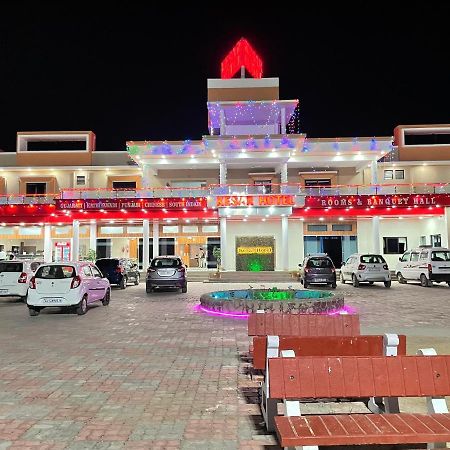 Kesar Hotel Viramgam Экстерьер фото