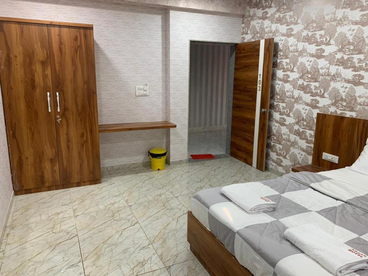 Kesar Hotel Viramgam Экстерьер фото