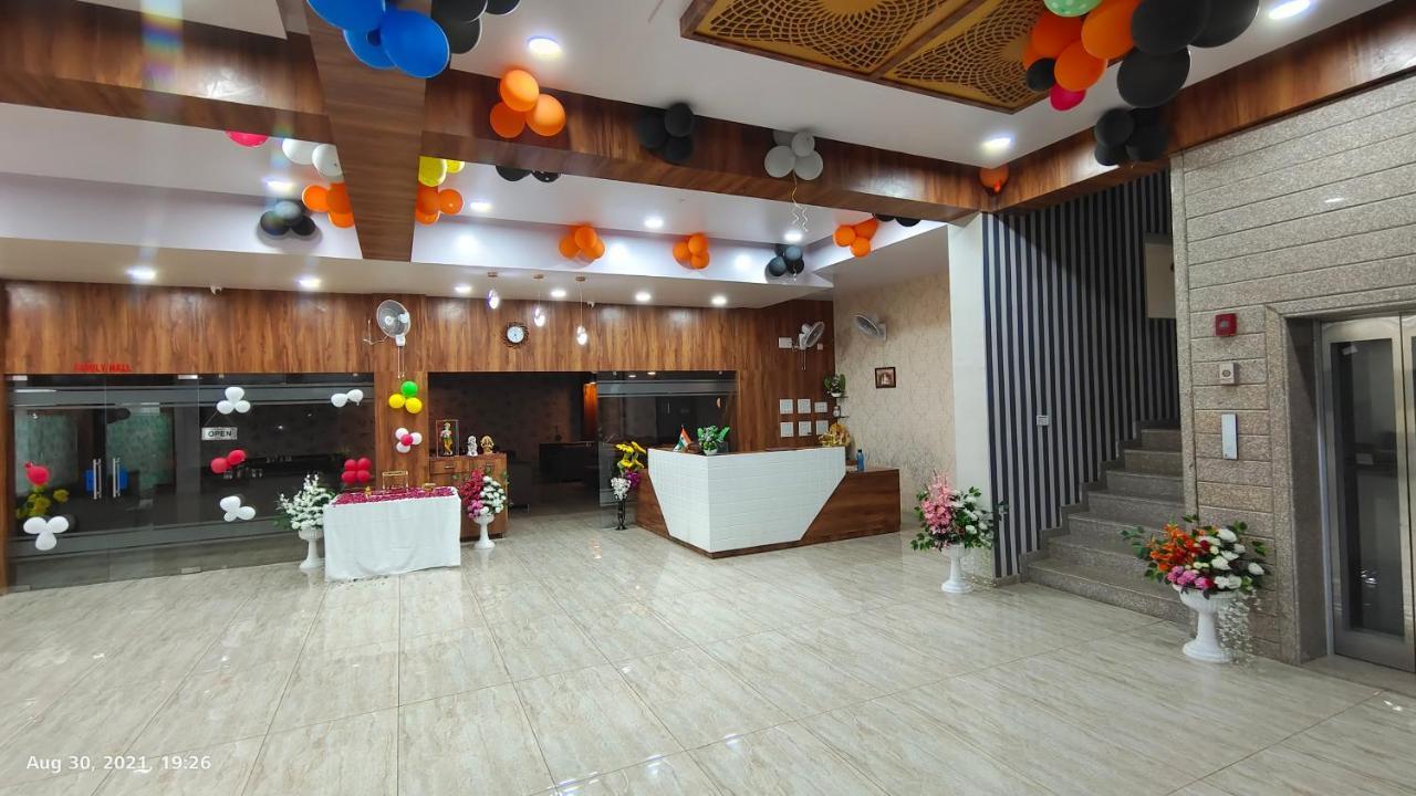 Kesar Hotel Viramgam Экстерьер фото