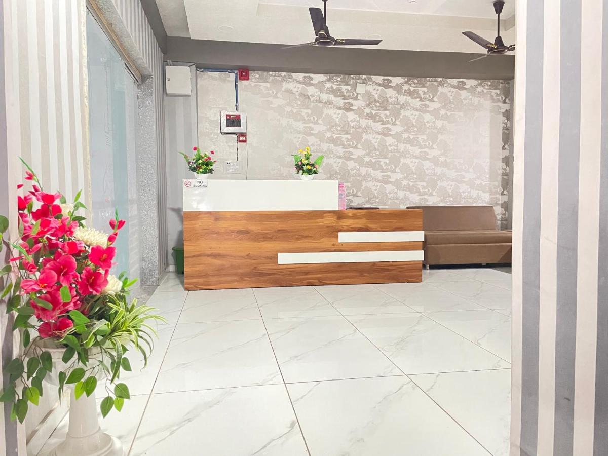 Kesar Hotel Viramgam Экстерьер фото