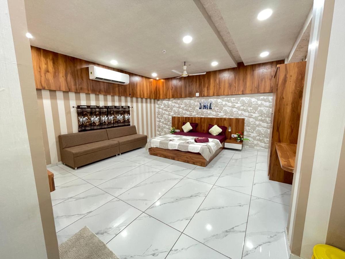 Kesar Hotel Viramgam Экстерьер фото