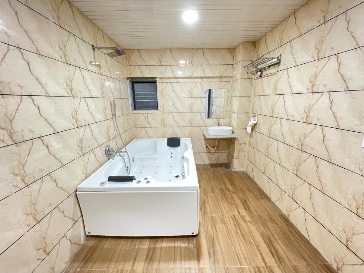 Kesar Hotel Viramgam Экстерьер фото