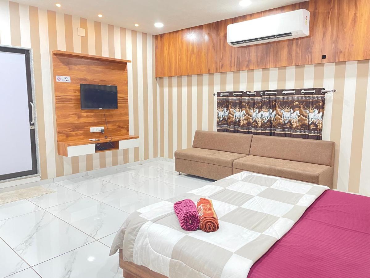 Kesar Hotel Viramgam Экстерьер фото