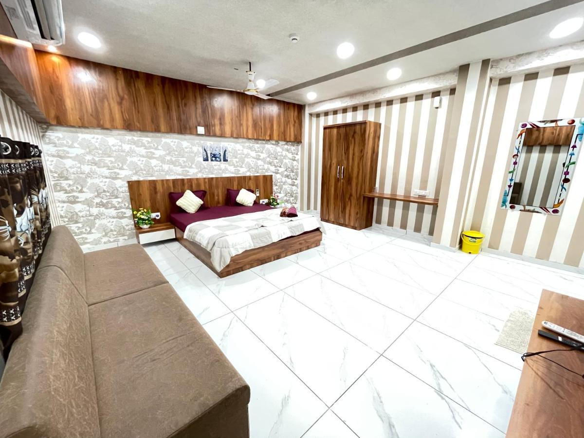 Kesar Hotel Viramgam Экстерьер фото